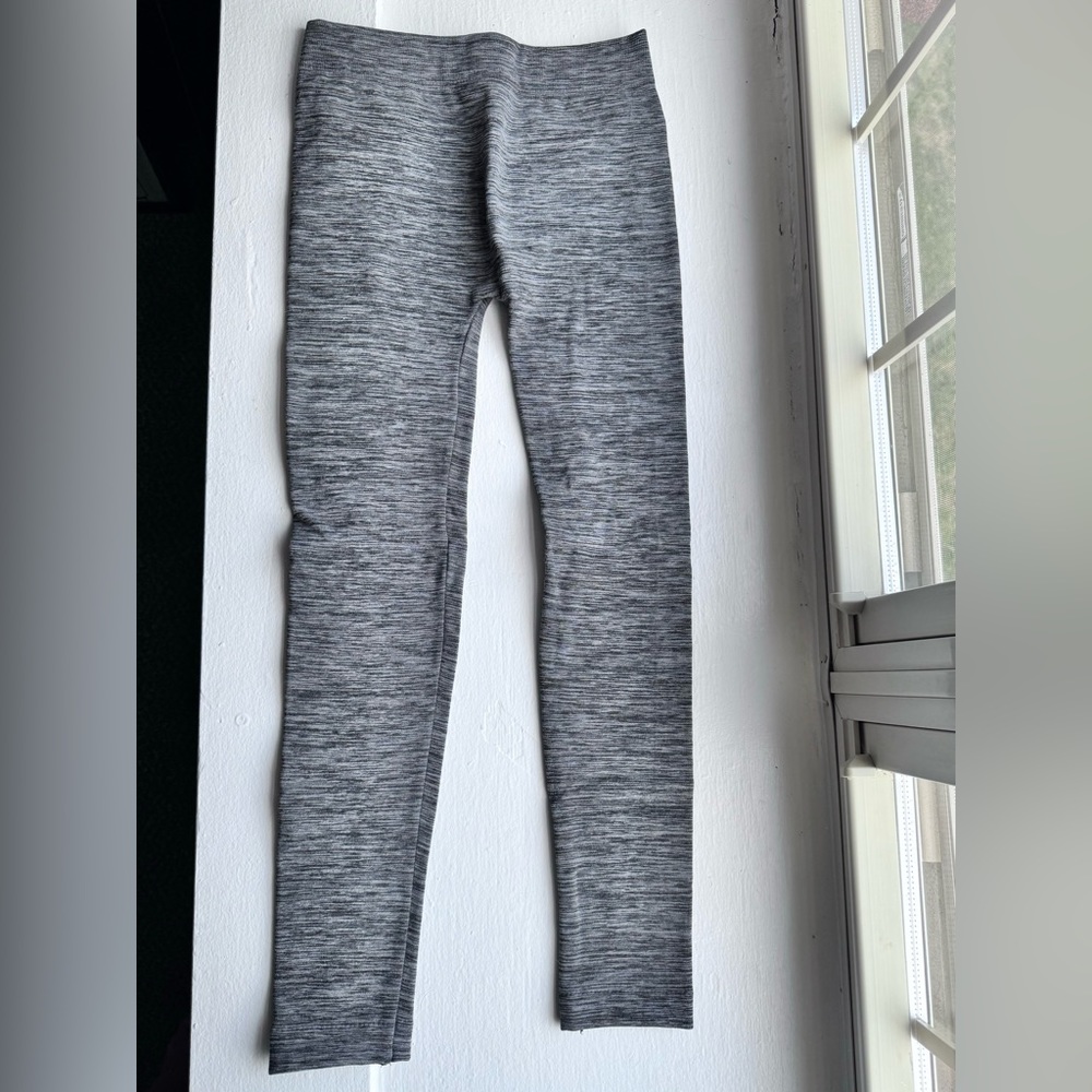 Xhilaration Leggings. Gray. Size Small.